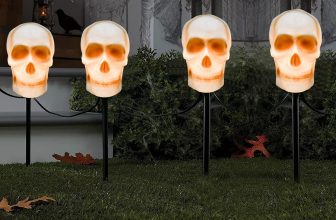 C7 Halloween Skull Pathway Stake Lights, 7 Ft Halloween