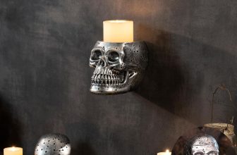 We Moment Gothic Candle Sconce， Skull Wall Candle