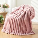NEWCOSPLAY Super Soft Throw Blanket Pink Premium Silky